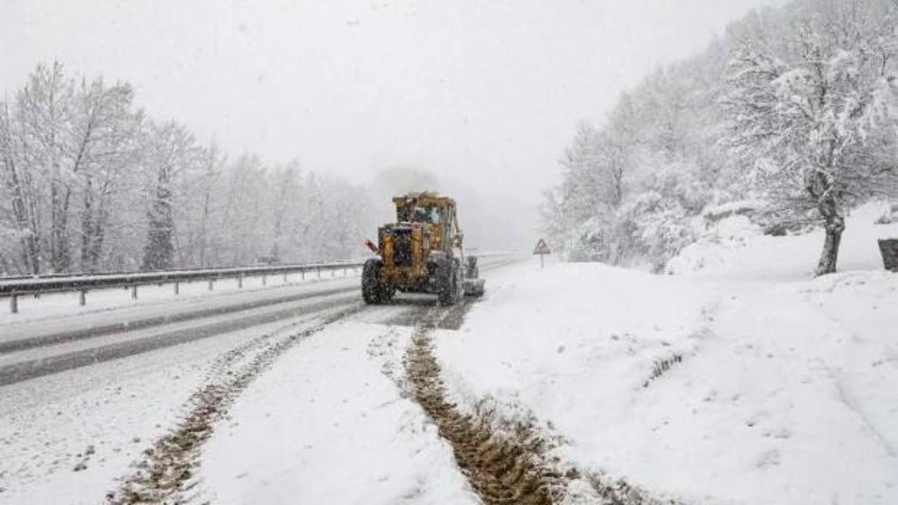 Bursa'da 36 saatte 5 bin 140 kilometre yol kardan temizlendi
