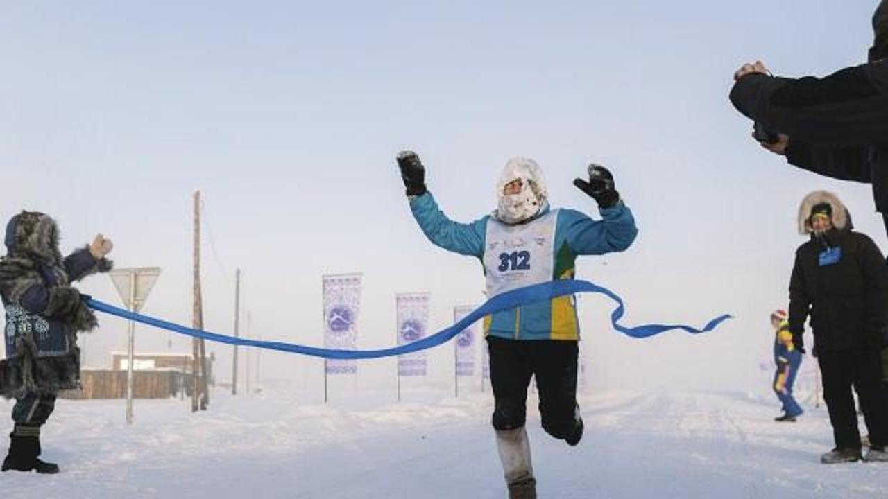 'Dünyanın en soğuk köyü' Oymyakon’da -53 derecede 42 kilometre koştular