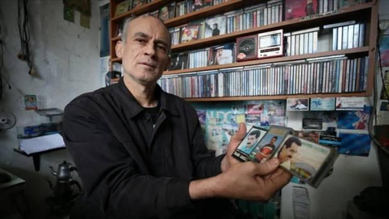 Balıkesir'de 53 yaşındaki Halil Çakal Ferdi Tayfur sevgisiyle 37 yıldır kasetçilik yapıyor