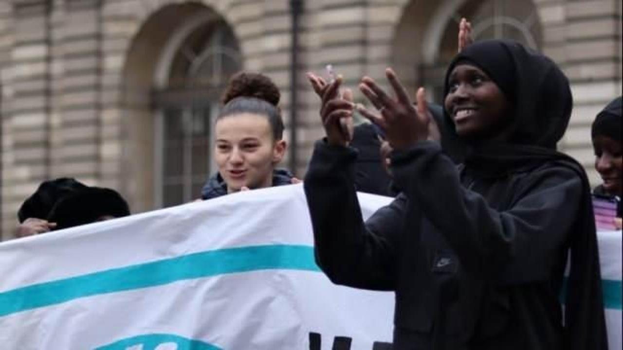Fransa’da müsabakalardaki başörtüsü yasağı, sporcu kadınlar tarafından protesto edildi