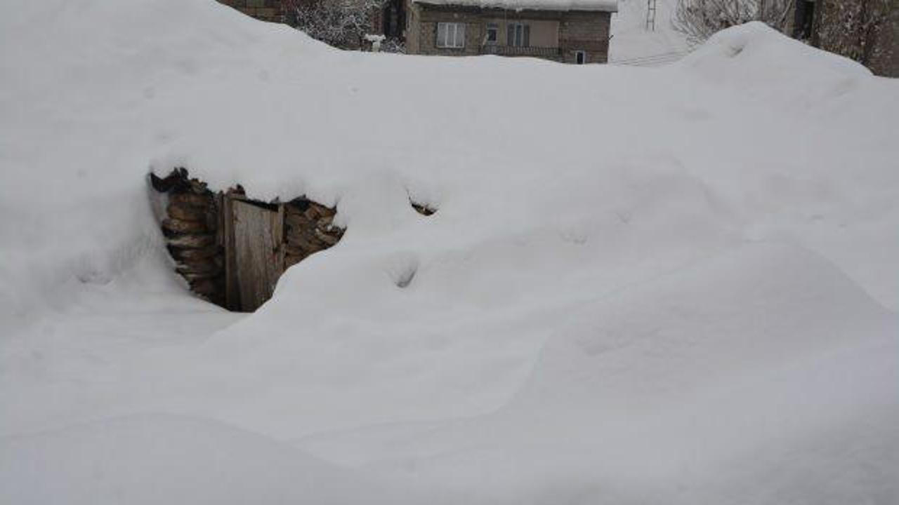 Hakkari&rsquo;de 49 yerleşim yerine ulaşılamıyor