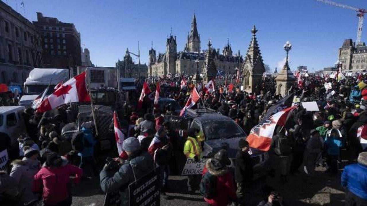 Kanada'da eylemciler başkenti sardı: Trudeau saklandı!