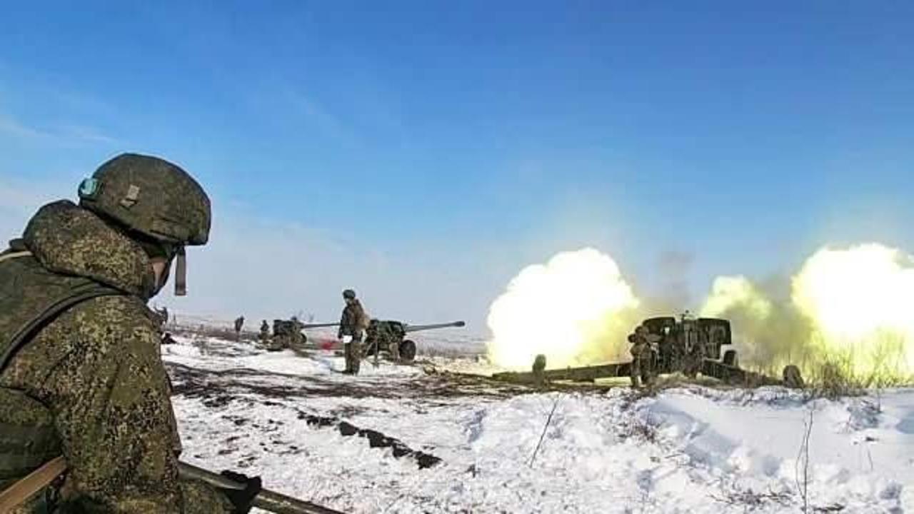 Rusya'dan Ukrayna sınırlarına yakın bölgede askeri eğitim