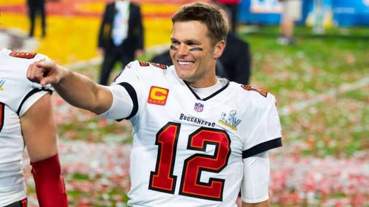 Tom Brady 22 yıllık NFL kariyerine son verdi