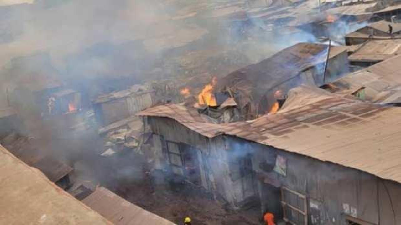 Uganda'daki yangında bir kişi öldü, 100 ev zarar gördü