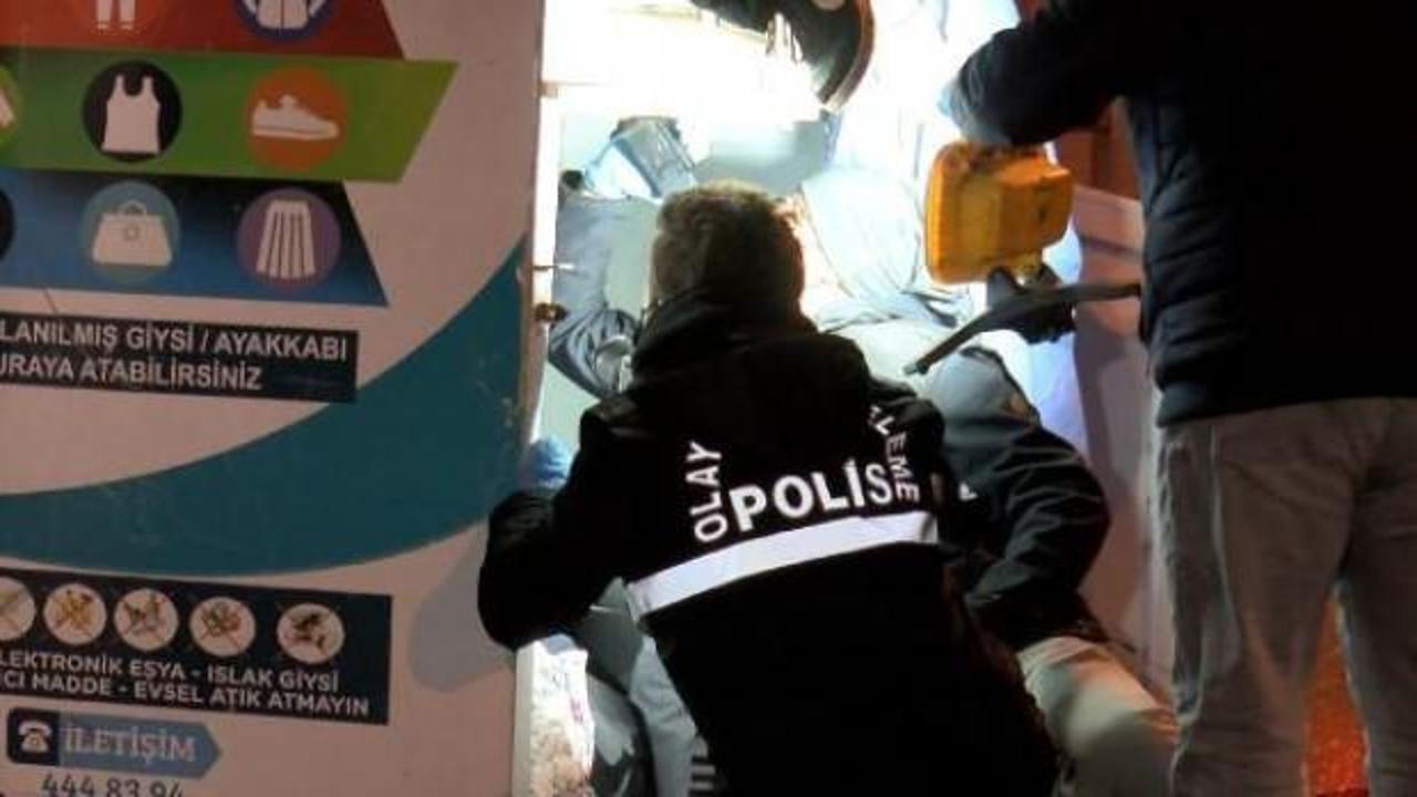 Bursa'da giysi kumbarasından eşya almaya çalışırken sıkışarak öldü!