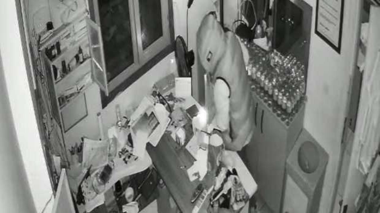 Hırsızlık su&ccedil;undan kovulduğu kul&uuml;p binasını soydu