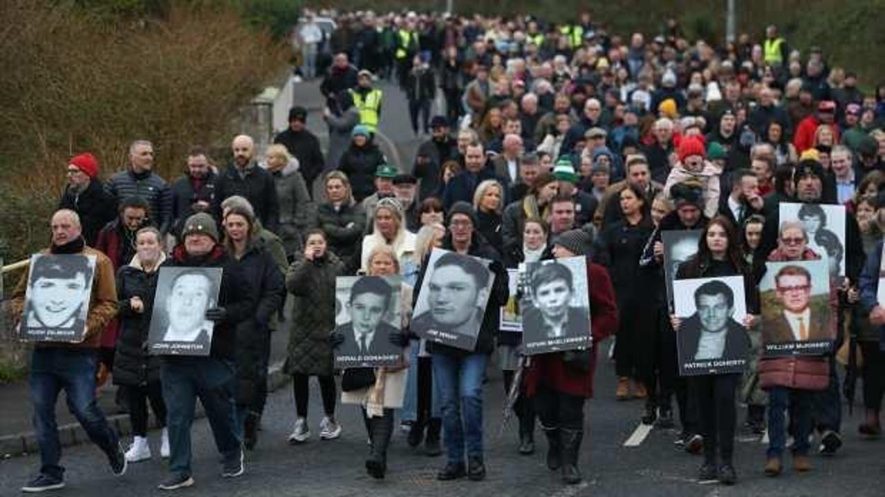 Kanlı Pazar'ın 50. yılında kurbanlar Kuzey İrlanda'da anıldı