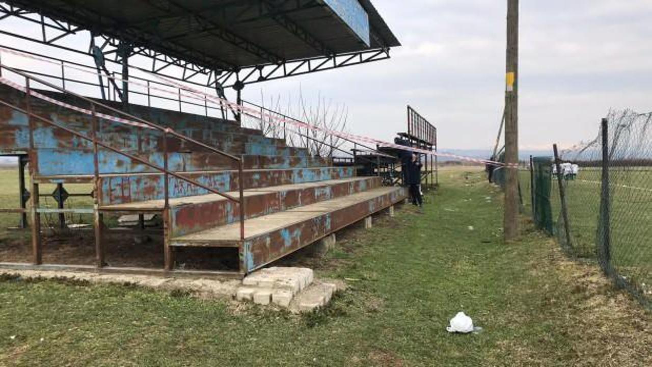 Sakarya’da hazırlık maçı sırasında kaza! Tribün çöktü: 3 çocuk yaralandı