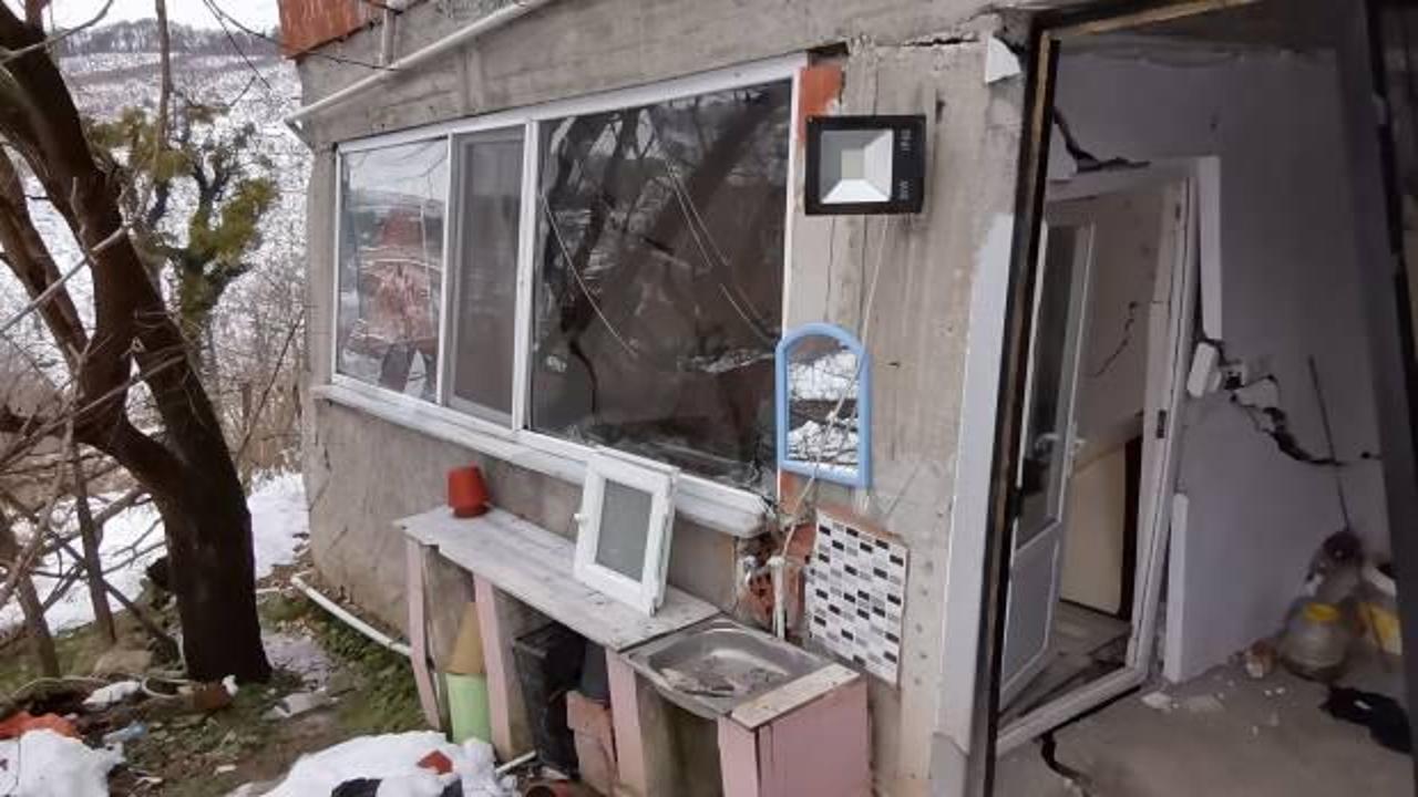 &Uuml;nye&rsquo;de korkutan g&ouml;r&uuml;nt&uuml;ler: 1 mahalle kayıyor; 2 ev boşaltıldı