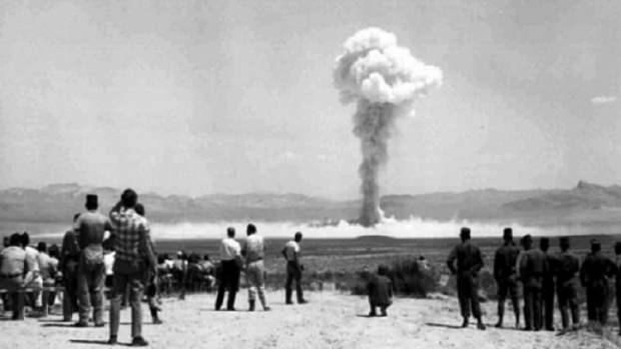 Cezayir'den nükleer denemenin 62. yılında Fransa'ya tepki