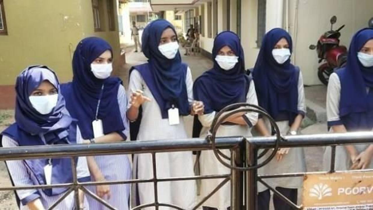 Hindistan'da başörtülü öğrenciler ayrı sınıfa konuldu