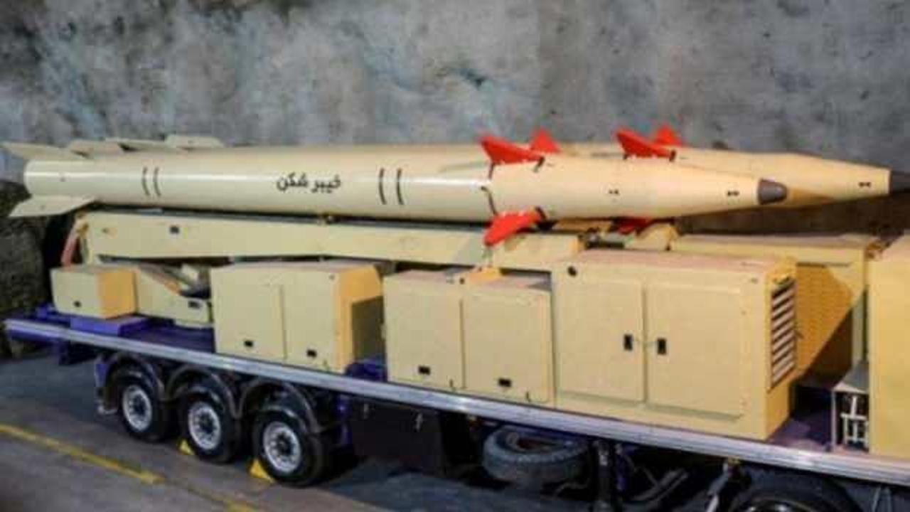 İran yeni balistik füze: Menzili bin 450 kilometre