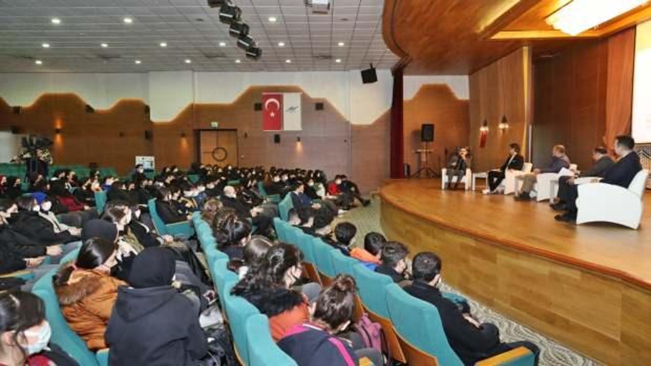 Sultangazili gen&ccedil;lerle iletişimin incelikleri &uuml;zerine keyifli sohbet