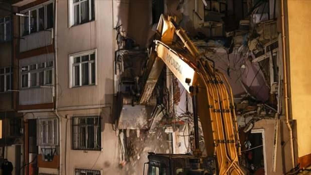 &Uuml;sk&uuml;dar'da patlamanın yaşandığı binada yıkım &ccedil;alışması başladı