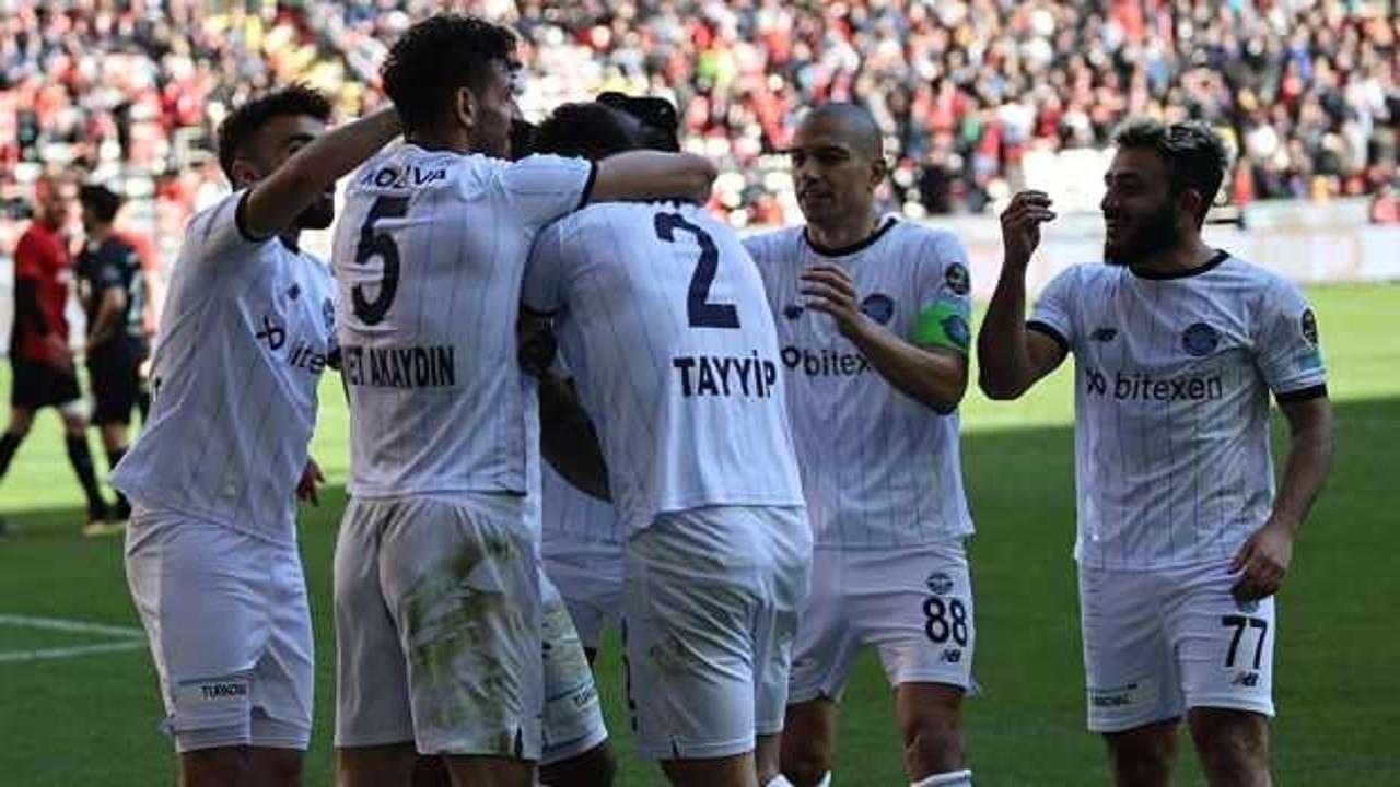 Adana Demirspor, Gaziantep FK'yı farklı ge&ccedil;ti!