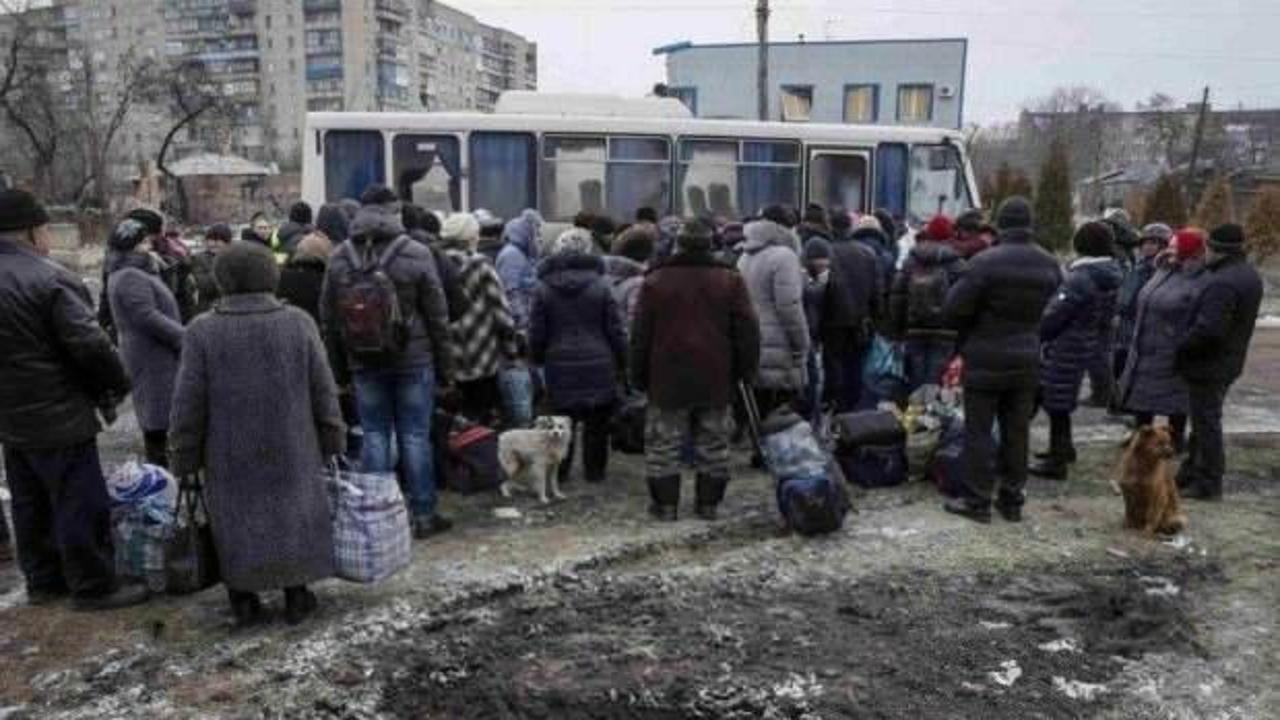 Ukrayna'da sıcak saatler: Ayrılıkçı bölgeden Rusya'ya mülteci akını devam ediyor