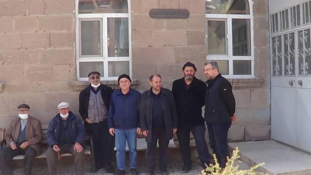 Afyonkarahisar&rsquo;da 83 yıllık caminin ismi değişti! Cemaat tepki g&ouml;sterdi