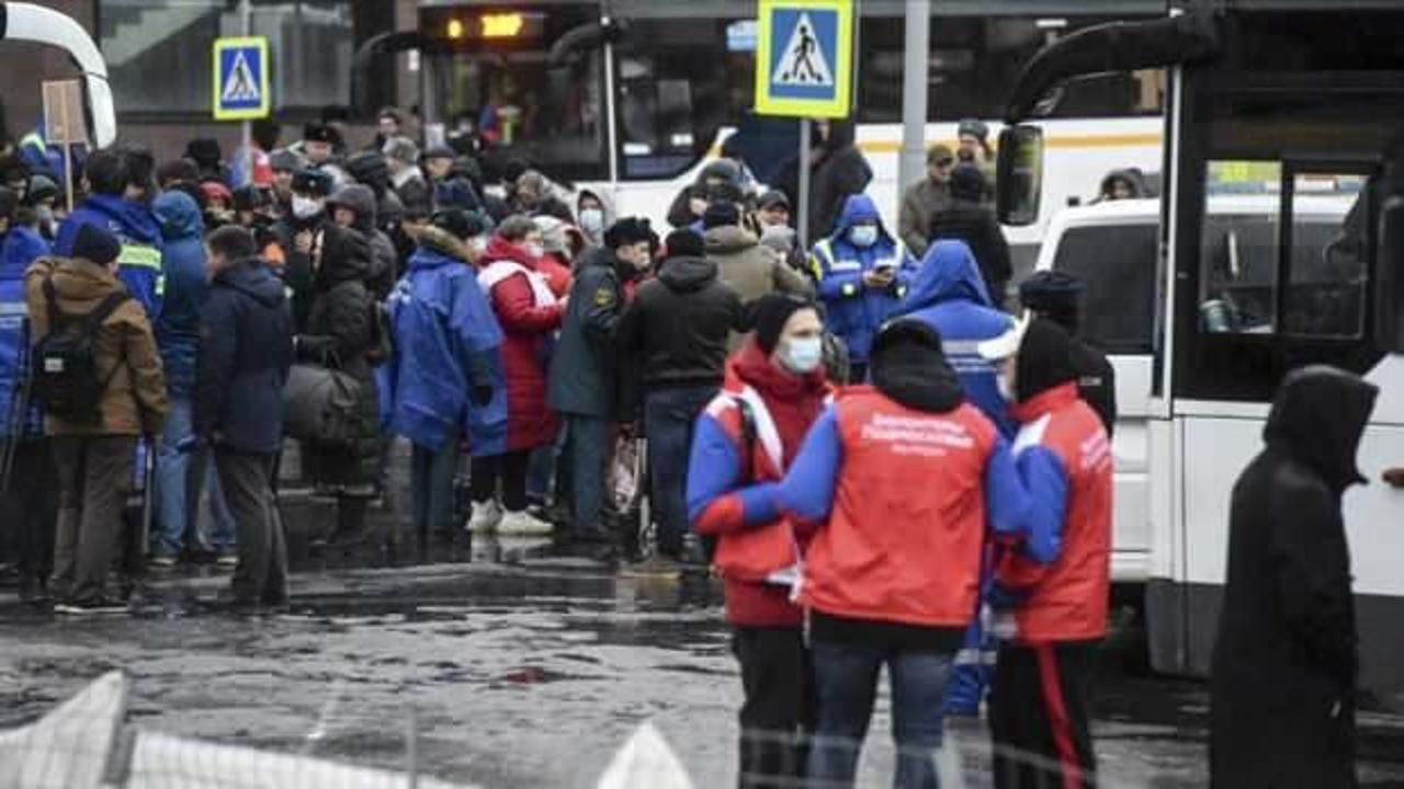 Donbas'tan Rusya tarafına geçenlerin sayısı 100 bine dayandı 