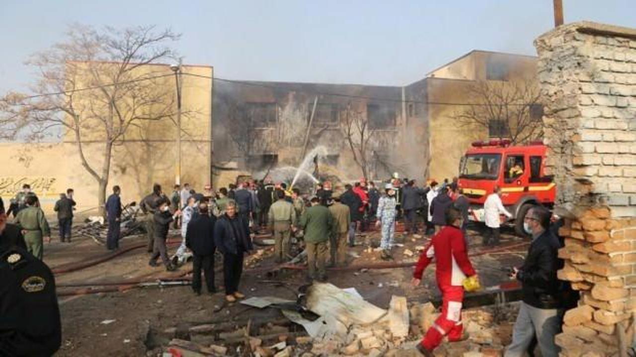 İran'da savaş u&ccedil;ağı spor salonunun &uuml;zerine d&uuml;şt&uuml;