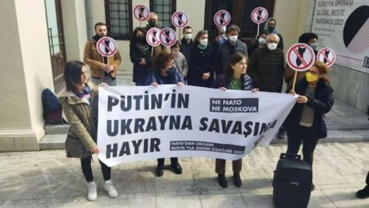 Kadıköy'de Rusya'nın Ukrayna'ya saldırısı protesto edildi