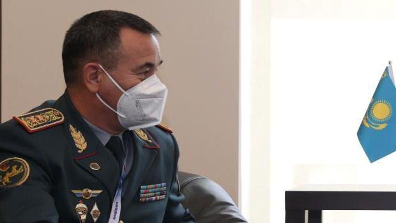 Kazakistan’da eski savunma bakanı gözaltına alındı