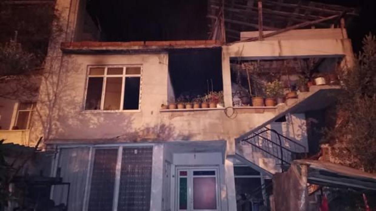 Osmaneli'de 2 katlı evde yangın