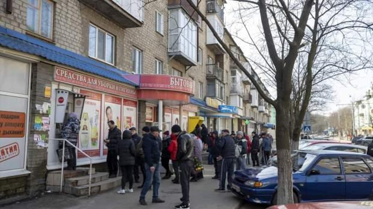 Ukrayna'da başkent Kiev ve birçok şehirde sokağa çıkma yasağı