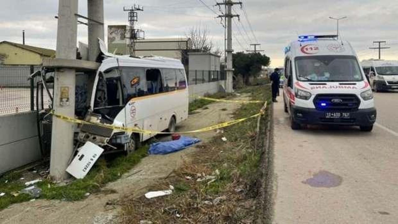 Bandırma'da servis otobüsü yoldan çıktı: 1 ölü