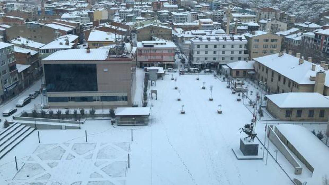 Bayburt'ta mart ayı karla birlikte geldi