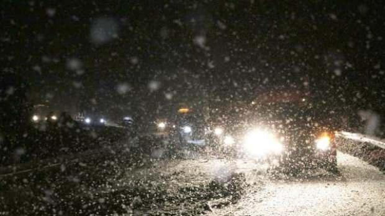 Kar yağışı nedeniyle Denizli-Antalya ve Muğla karayolu ulaşıma kapandı
