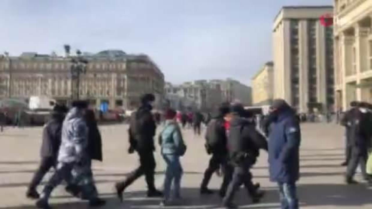Rusya'da savaş karşıtı gösterilerde 2 bin 500 gözaltı