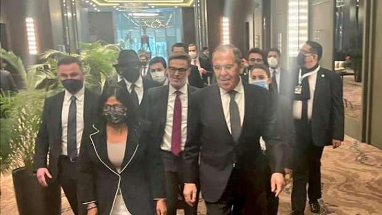 Antalya'da sürpriz zirve: Lavrov Venezuela'lı mevkidaşı ile görüştü