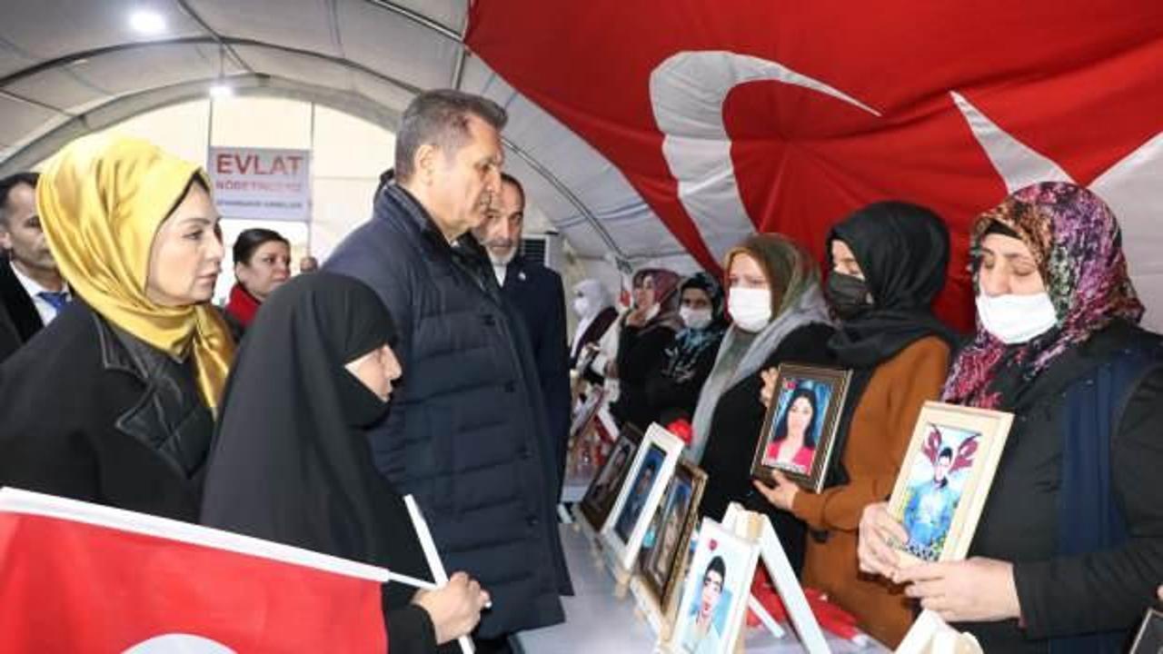 Mustafa Sarıgül Diyarbakır’da evlat nöbetindeki aileleri ziyaret etti