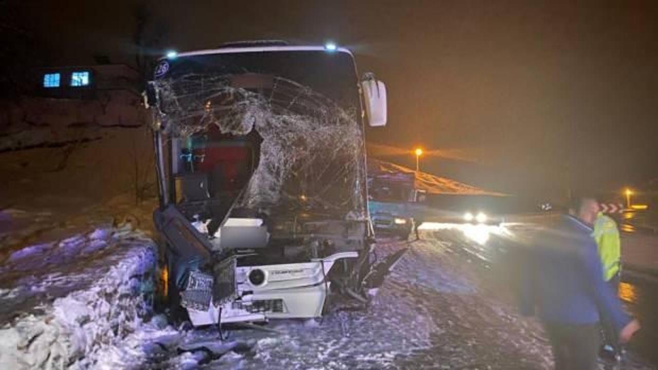 Yolcu otobüsü 500 metre kaydı, 25 yolcu ölümden döndü