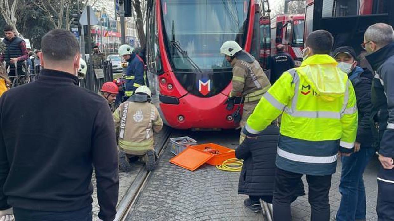 Fatih'te tramvayın altında kalan kişi öldü