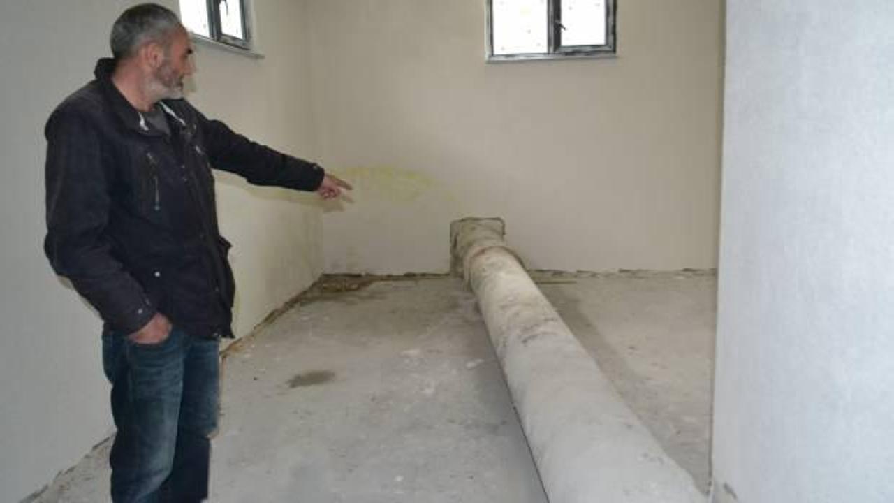 Tekirdağ&rsquo;da evin altından borular tehlike sa&ccedil;ıyor! Patlarsa havaya u&ccedil;acak   