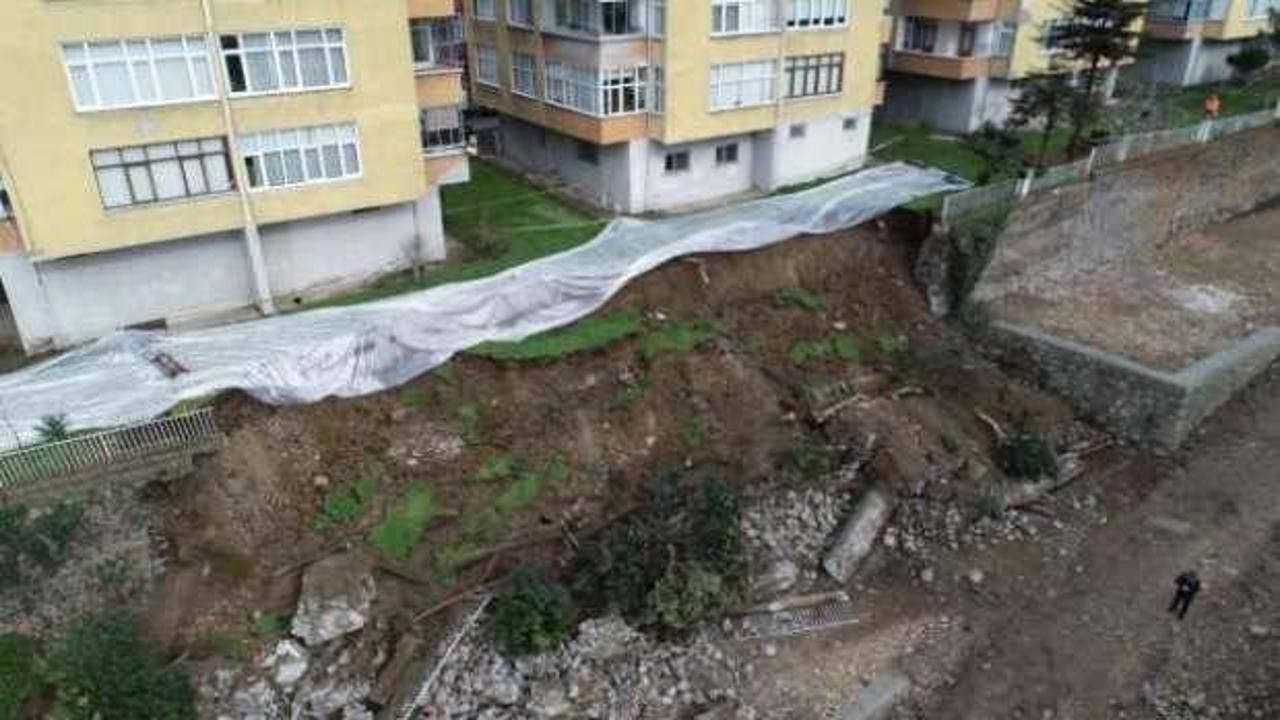 Trabzon'da istinat duvarı çöktü: 2 bina tahliye edildi