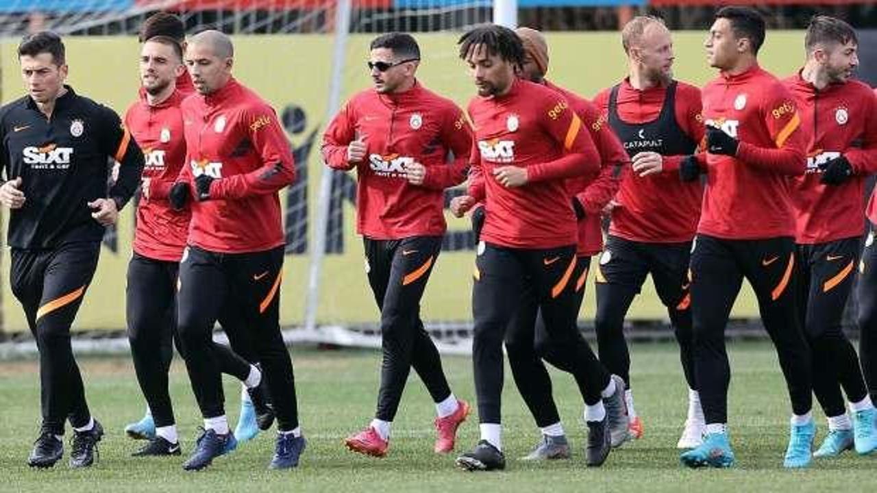 Galatasaray'dan 4 futbolcu için açıklama!