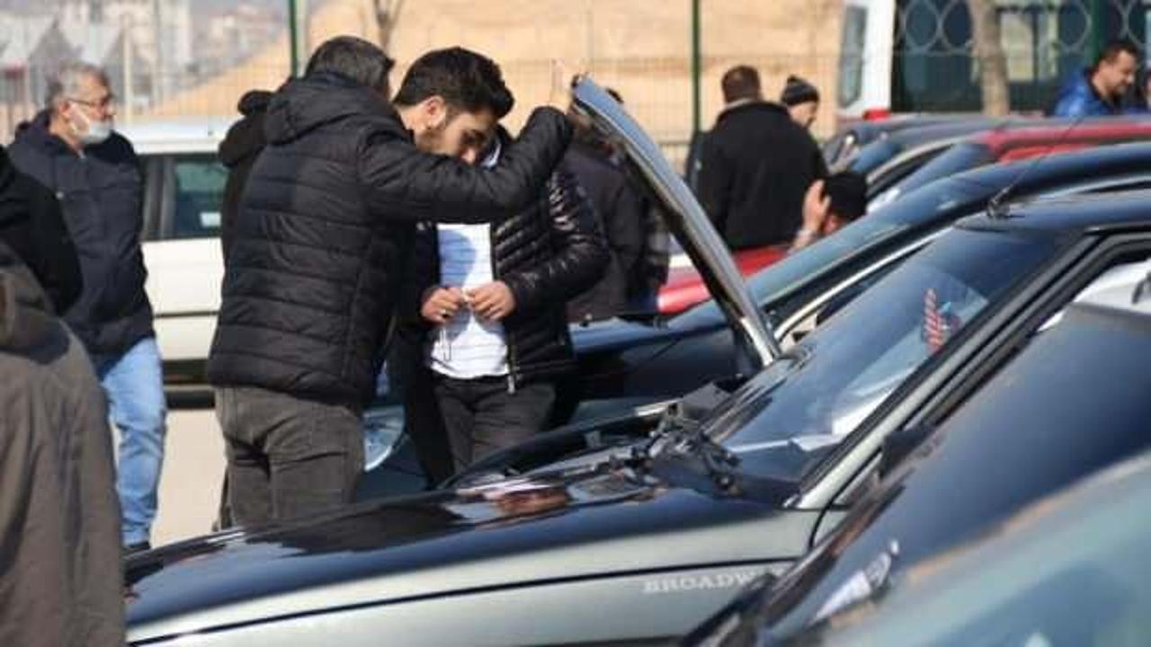 İkinci el otomobil pazarında 'kuru kalabalık' sitemi