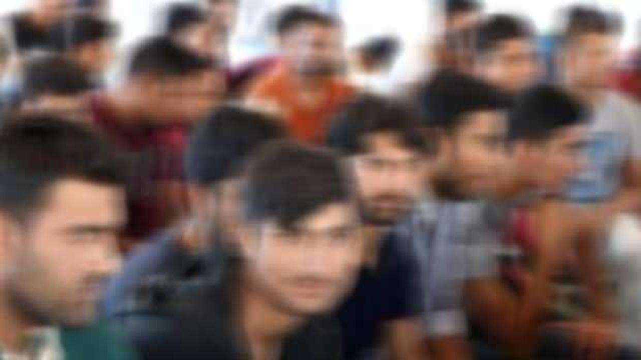 İzmir'de 666 düzensiz göçmen yakalandı