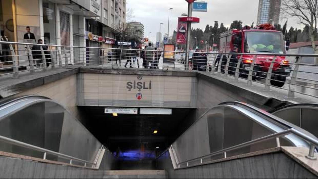 Şişli'de İSKi'ye ait su borusu patladı: Metro kapatıldı