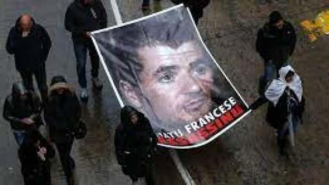 Cezaevinde bıçaklanarak öldürülen Korsikalı aktivistten Fransa'ya dava