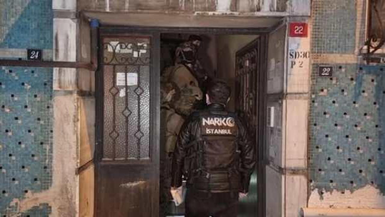İstanbul 'da uyuşturucu satıcılarına şafak baskını