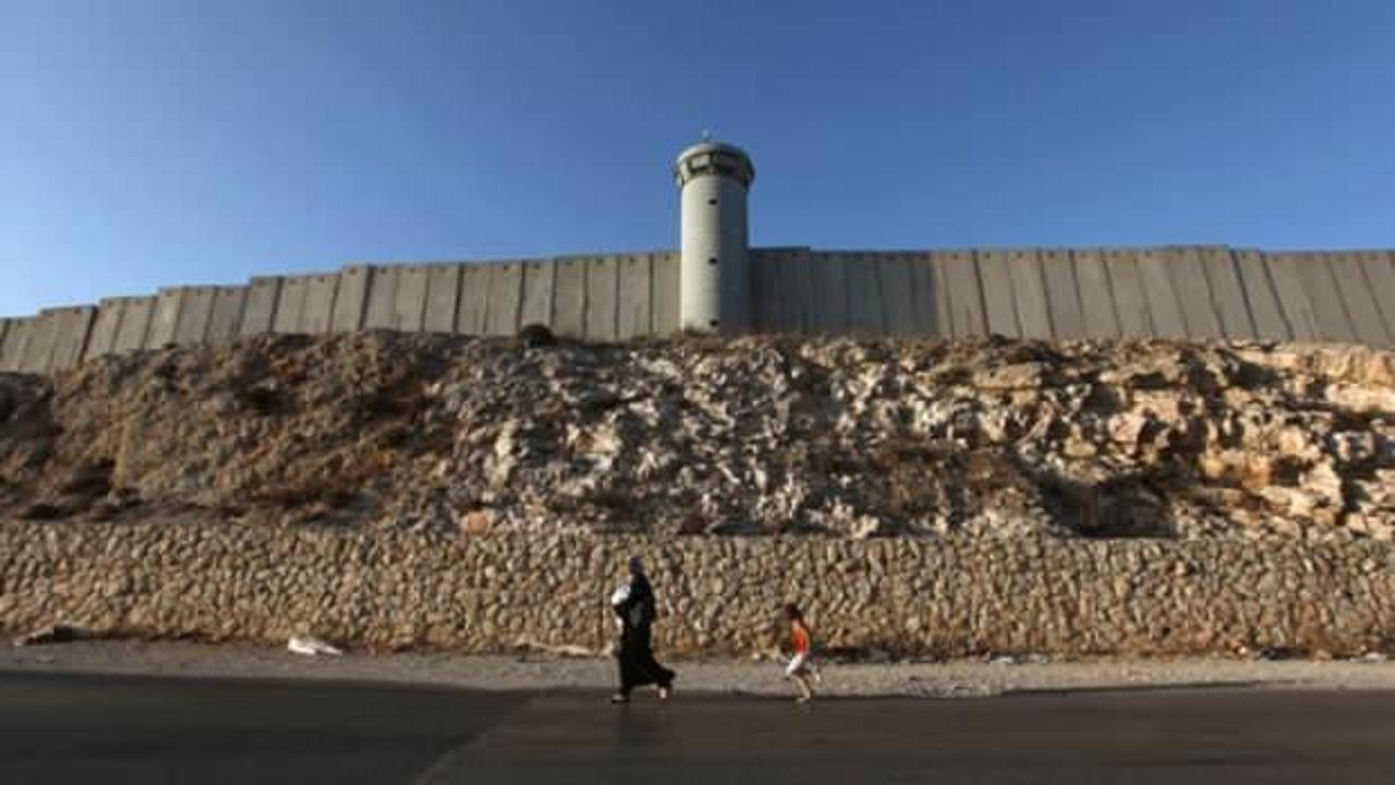 İsrail hükumeti Batı Şeria'ya 40 kilometrelik duvar için onay verdi