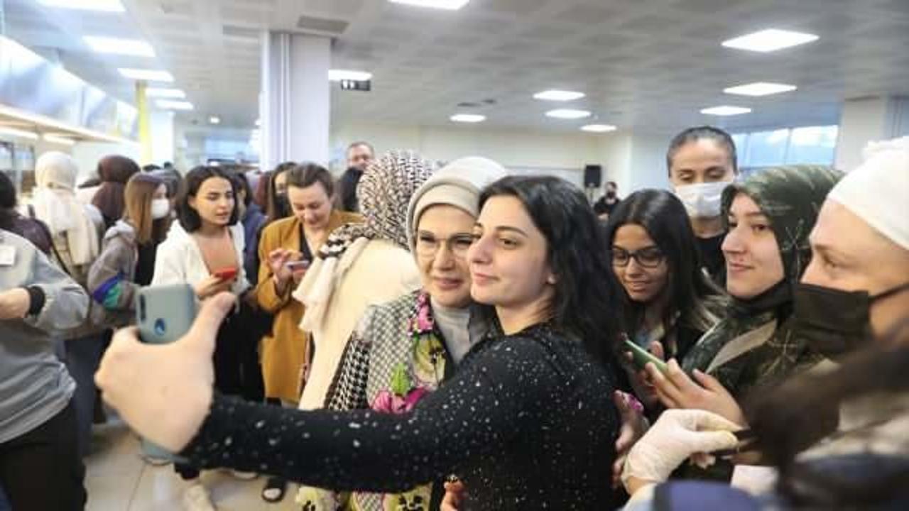 KYK yurdundaki öğrencilerin Emine Erdoğan heyecanı