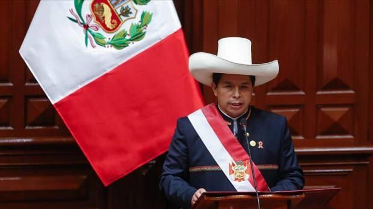 Peru'da Kongre, Devlet Başkanı Castillo'dan istifa etmesini istedi