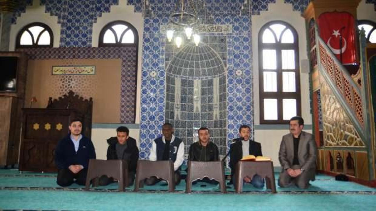 Yabancı hafız öğrencilerin sesleri Kütahya’daki camilerde yükseliyor