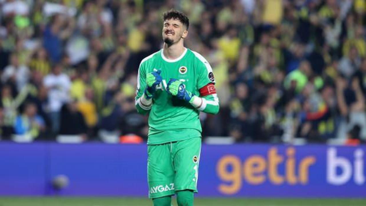 Fenerbahçe'den Altay Bayındır'a 5 yıllık sözleşme