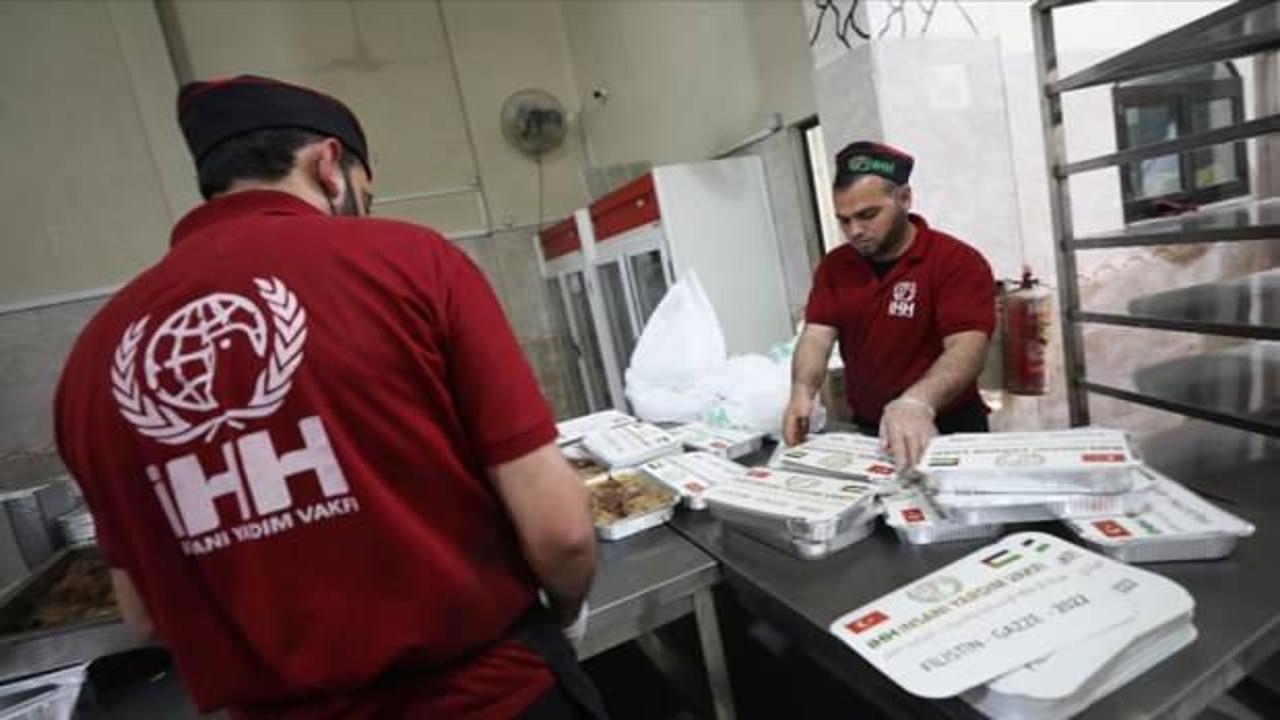 İHH'dan Gazze'deki ihtiyaç sahiplerine iftar yemeği
